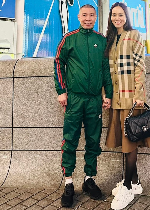 Tháng 7/2021, Công Lý bị đột quỵ. Trong những tháng ngày nam nghệ sĩ nằm viện điều trị, người chăm sóc, động viên là Ngọc Hà.