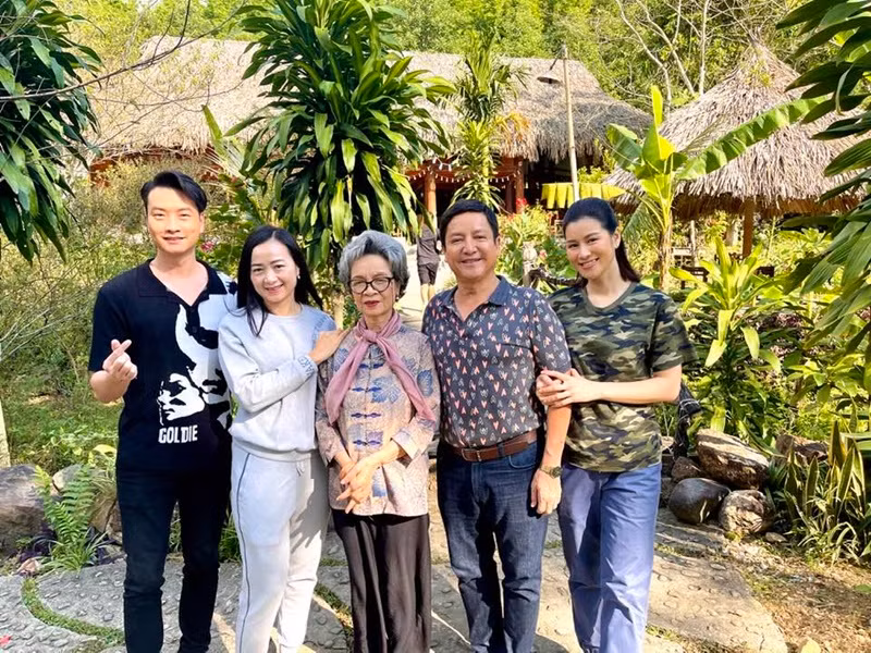 Chí Trung đóng phim "Thông gia ngõ hẹp" sau khi nghỉ hưu.