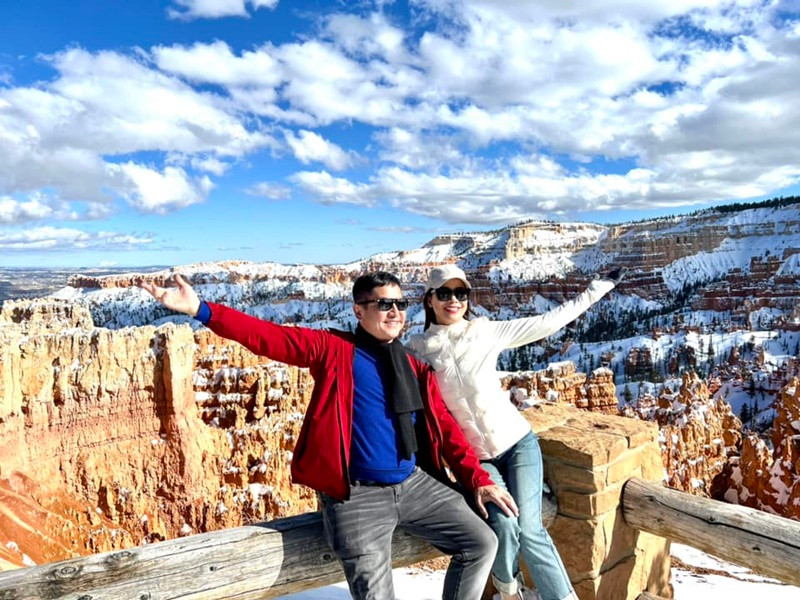 Nam nghệ sĩ cùng bạn gái Ý Lan du lịch Mỹ hồi tháng 3 vừa qua.