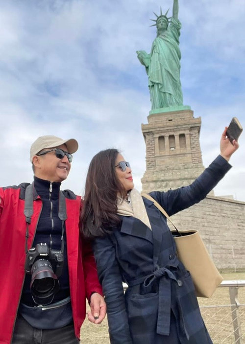 Chí Trung du lịch nhiều nơi trong nước và ngoài nước.