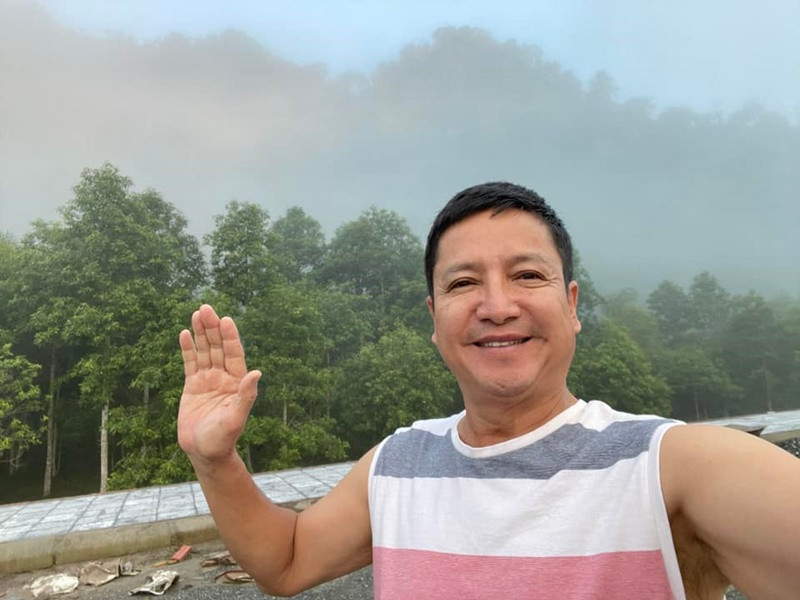 Theo Tiền Phong, sau khi về hưu, Chí Trung hạn chế ăn nhậu, dành thời gian chạy bộ, bơi lội. Nam nghệ sĩ chăm sóc sức khỏe bản thân hơn bởi mắc tiểu đường, mỡ trong máu, tim mạch.