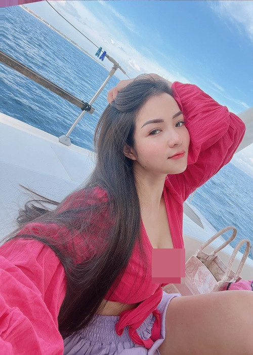 Thủy Top không chia sẻ chuyện tình cảm trong những năm qua. Ảnh: FBNV.