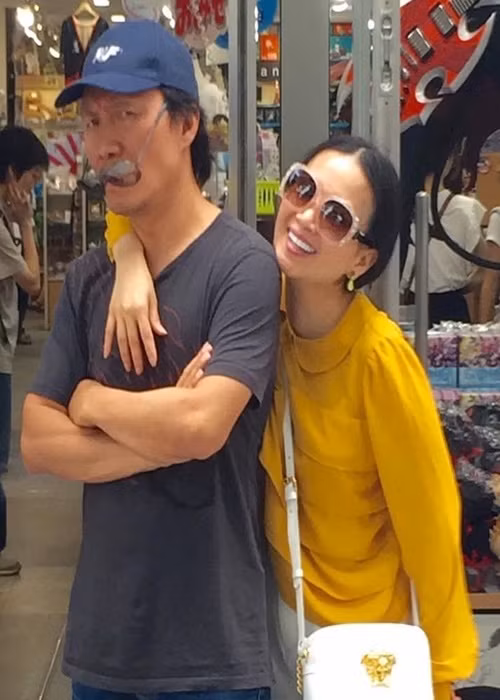 Một lần Hà Phương nói đùa với chồng: "Nhà còn nhiều chỗ trống, sao mình không xây một phòng tiệc anh ha?". Cô không ngờ sau đó, chồng xây một phòng tiệc kiểu Pháp sang trọng có sân khấu. Ảnh: Vietnamnet.