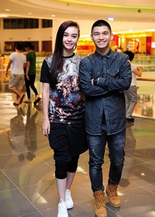 Sau Chi Pu, Cường Seven yêu Mlee. Anh cùng người đẹp lai Việt - Pháp góp mặt trong một MV ra mắt tháng 4/2014. Đến tháng 6/2015, cả hai công khai mối quan hệ. Ảnh: Zing