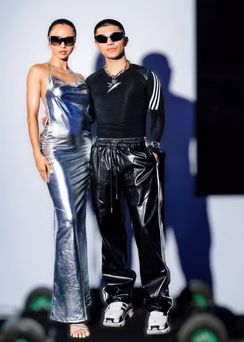 Sau khi đường ai nấy đi với Mlee, Cường Seven vướng nghi vấn hẹn hò Vũ Ngọc Anh. Cả hai thân thiết sau khi tham gia ghi hình cho bộ phim điện ảnh “Lôi báo” của đạo diễn Victor Vũ. Ảnh: FBNV