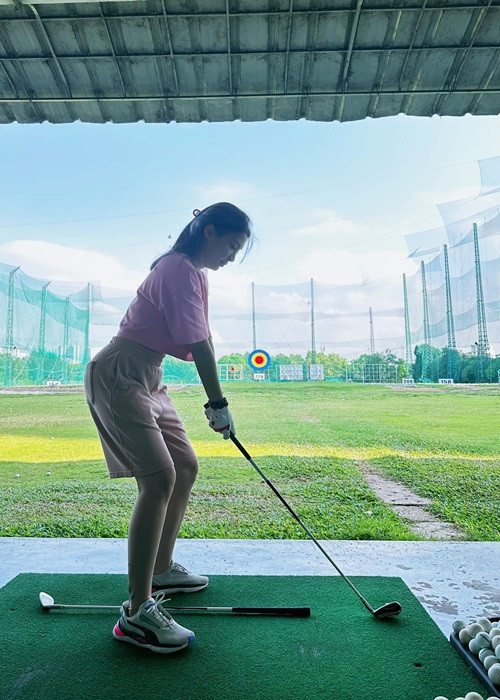 Nữ ca sĩ tận hưởng cuộc sống vui vẻ sau khi trở lại độc thân.