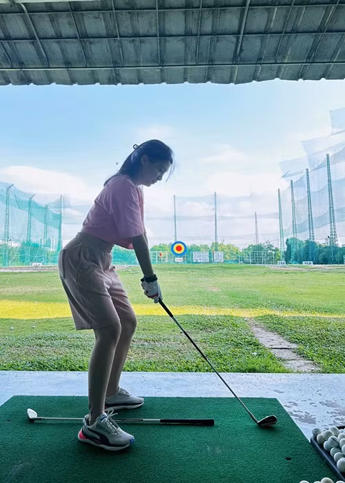 Nữ ca sĩ tận hưởng cuộc sống vui vẻ sau khi trở lại độc thân.