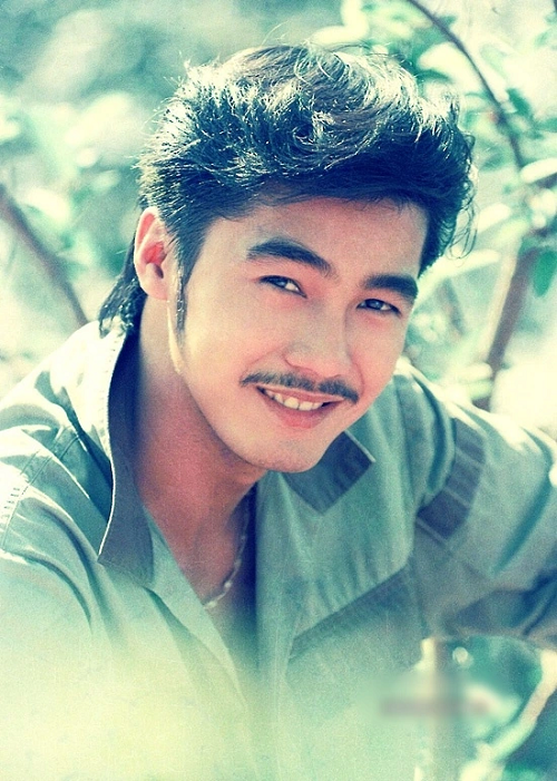 Giàu có, điển trai, nổi tiếng, Lý Hùng được không ít cô gái theo đuổi. Ảnh: Dân Trí.