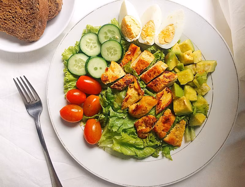 Ba xa Huyn Bin tap luyen, an gi de co ngoai hinh “loa hoa nguoc”-Hinh-3