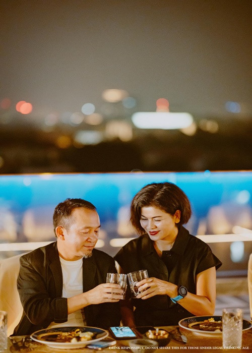 Tuy nhiên, Quốc Trung không nói quá nhiều về người bạn đời tên Hương Lan trên báo chí. Trong cuộc phỏng vấn với Dân Việt năm 2022, nam nhạc sĩ chia sẻ, cả hai vẫn coi nhau như người yêu, chứ không phải vợ chồng.