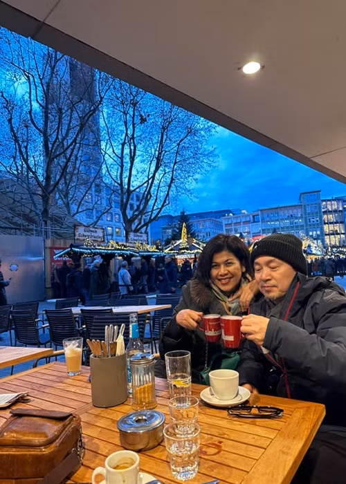 Trên trang cá nhân, Quốc Trung thường xuyên đăng tải hình ảnh bên nửa kia của mình.