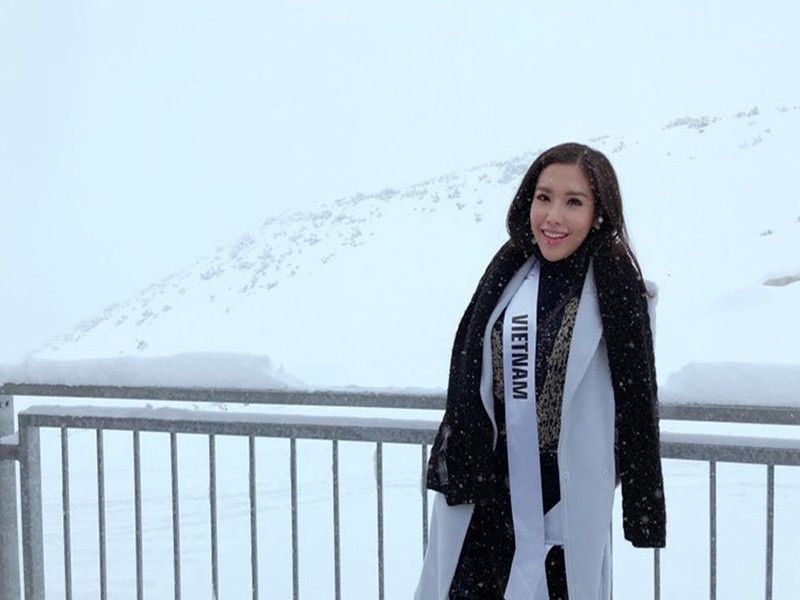 Á hậu Khánh Phương là đại diện Việt Nam ở Hoa hậu Siêu quốc gia 2017. Do gặp trục trặc về visa, cô đến trễ khoảng 10 ngày. Trong chung kết, Khánh Phương lọt top 25. Ảnh: FBNV.