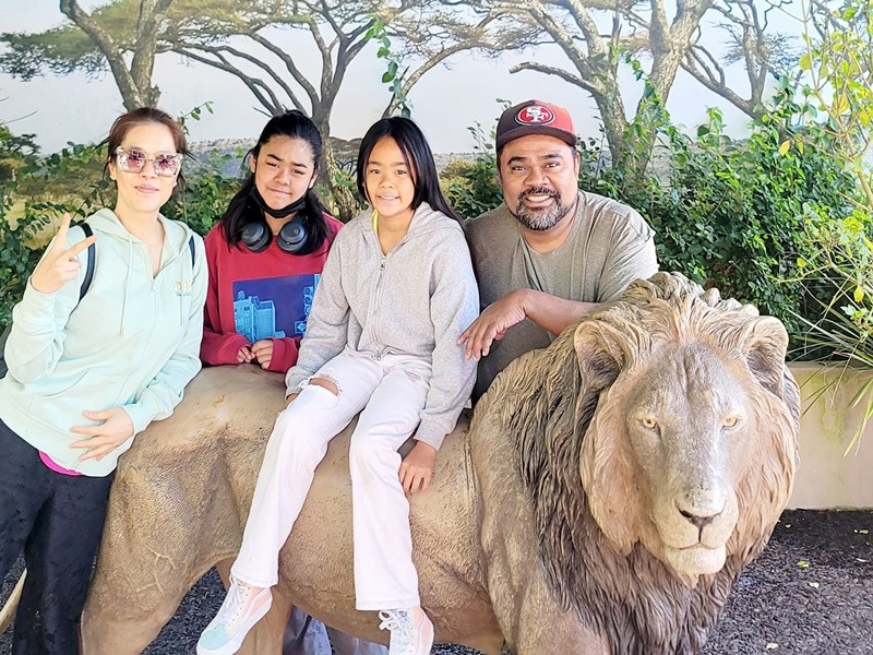 Thu Phương từng chia sẻ trên Tổ quốc, rất khó để giải thích cho các con hiểu, những chuyến đi, sự xa vắng của cô là vì cô không có lựa chọn khác. Nữ ca sĩ đành bù đắp cho các con sau khi công việc kết thúc.