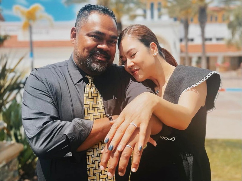 Thu Phương nhận lời cầu hôn của Dũng Taylor sau hơn 10 năm gắn bó.