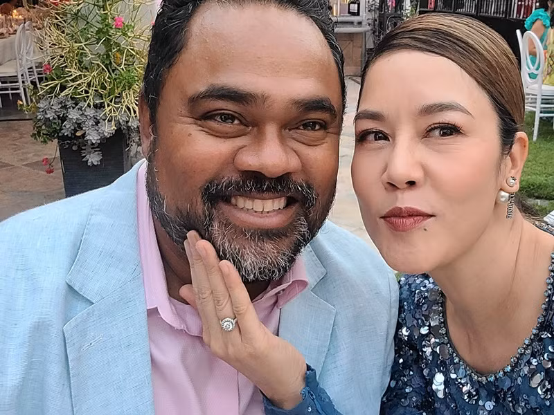 Dũng Taylor luôn chiều chuộng Thu Phương. Ông bầu hải ngoại nhiều lần dành lời ngọt ngào cho người bạn đời, tặng Thu Phương những món quà đắt tiền như xế sang tiền tỷ, túi xách hàng hiệu.