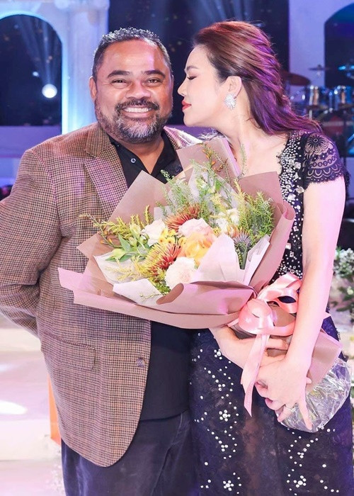 Dũng Taylor yêu thương hai con riêng của Thu Phương.