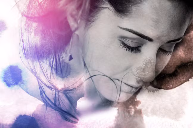 Làm sạch da: Rửa mặt nhẹ nhàng vào buổi sáng, buổi tối thì thêm bước tẩy da chết để làm sạch sâu, nếu da kích ứng hoặc mẫn cảm thì chỉ nên tẩy 1 tuần 3 lần. Bước thứ hai nhưng rất quan trọng là trung hòa da. Khi các độc tố ngấm vào da, chúng tạo ra các gốc tự do và các phân tử không ổn định. Những phân tử này sẽ giống như những quả bóng bàn va đập và làm hỏng các tế bào, tạo ra những lỗ thủng ở tầng collagen khiến da kém săn chắc đi. Nguy hiểm nhất là chúng có thể gây hại đến các ADN và sinh ung thư. 