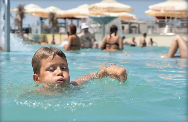 Cứ 10 trẻ bị đuối nước thì có 5 trẻ bị ảnh hưởng nghiêm trọng. Vì vậy, không phải cứ cứu được trẻ ra khỏi nước là mọi chuyện đã ổn. 