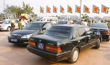 Thanh ly xe cong, khong nen uu tien can bo