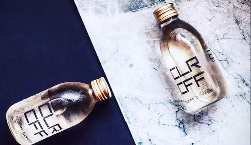 Hai người đồng sáng lập của cà phê trong suốt Clr Cff từ chối tiết lộ bí quyết tách màu cho cà phê. Tuy nhiên họ tự tin khẳng định rằng sản phẩm cà phê không màu không hề có chất bảo quản, mùi vị nhân tạo, đường hóa học hay chất ổn định. 