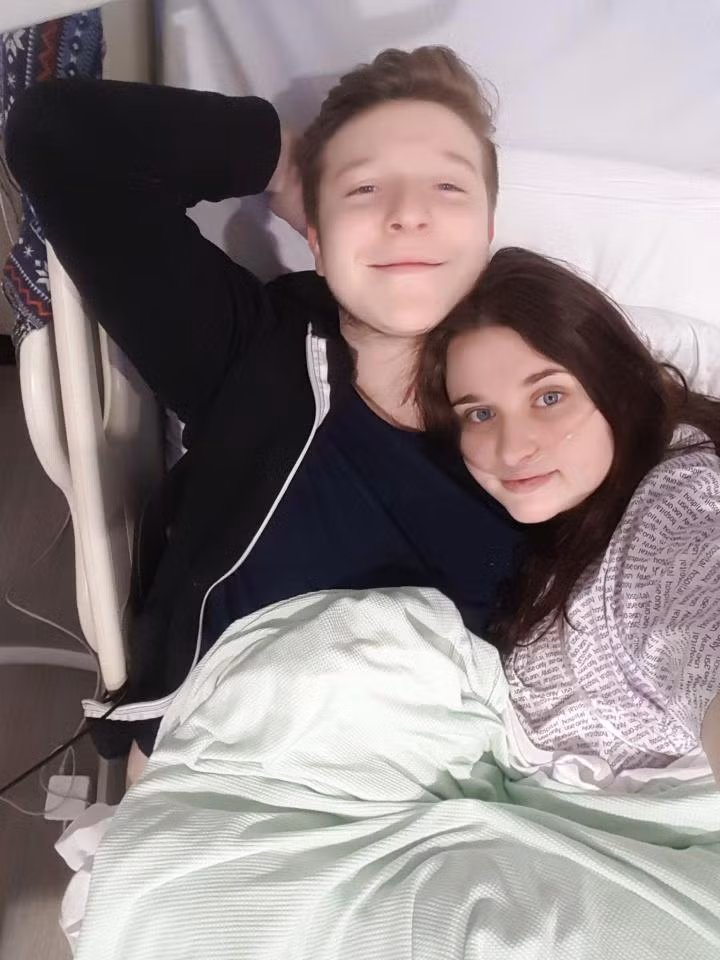 Ảnh hưởng của thuốc tránh thai là có thật nhưng khi so sánh với lợi ích mà nó mang lại thì phụ nữ thường phớt lờ những nguy cơ đó. Thuốc tránh thai có chứa oestrogen nên khiến máu bị đóng cục nhanh hơn. Thường thì bác sĩ phải đánh giá về các nguy cơ ở bệnh nhân trước khi kê thuốc. (Nguồn ảnh: The Sun)