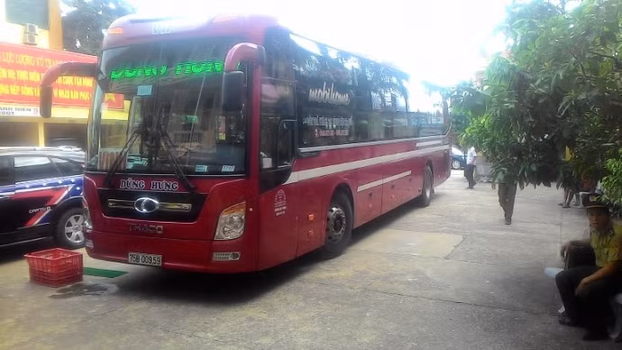 Tinh co bat doi tuong truy na khi dang lai xe khach