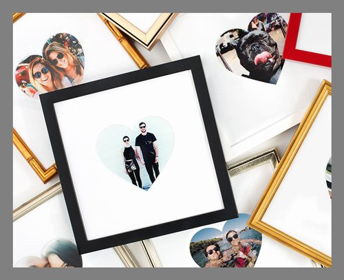 Hãy tặng nàng một thứ gì đó riêng tư như một tấm ảnh chụp cả hai hoặc con vật mà nàng yêu thích. Đừng quên kèm theo một khung ảnh tự làm xinh xắn. 