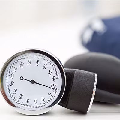 Cho rằng mình không có nguy cơ: Bệnh tim mạch đang lấy đi tính mạng của rất nhiều người. Tuyệt đối không nên chủ quan với những triệu chứng như huyết áp cao, tiểu đường, thừa cân, hút thuốc…