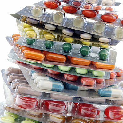 Không uống thuốc hoặc bỏ không uống thuốc: Thuốc sẽ có tác dụng phụ nên nhiều người sẽ quên hoặc cố tình quên uống thuốc, nhất là khi đã khỏe lại. Nhưng huyết áp cao được coi là kẻ giết người thầm lặng nên cảm thấy khỏe không có nghĩa là không cần uống thuốc.