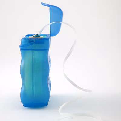 Không chải răng: Ít ai ngờ đây là thói quen không tốt cho tim mạch. Mặc dù không xác định được chính xác nguyên nhân nhưng giữa bệnh nướu răng và bệnh tim mạch có liên hệ với nhau. Nếu không vệ sinh răng miệng thì những vi khuẩn tạo mảng bám sẽ tích tụ dẫn đến bệnh răng miệng. Chữa khỏi các bệnh răng miệng thì chức năng của mạch máu cũng được cải thiện. 