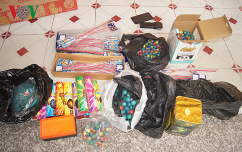 Binh Duong: Lien tiep bat giu 3 vu van chuyen phao no