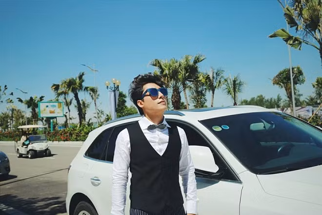 Vũ Quang cho hay năm nào cũng bị cha mẹ giục lấy vợ, song vì công việc quá bận, anh đành “phó mặc duyên trời”.