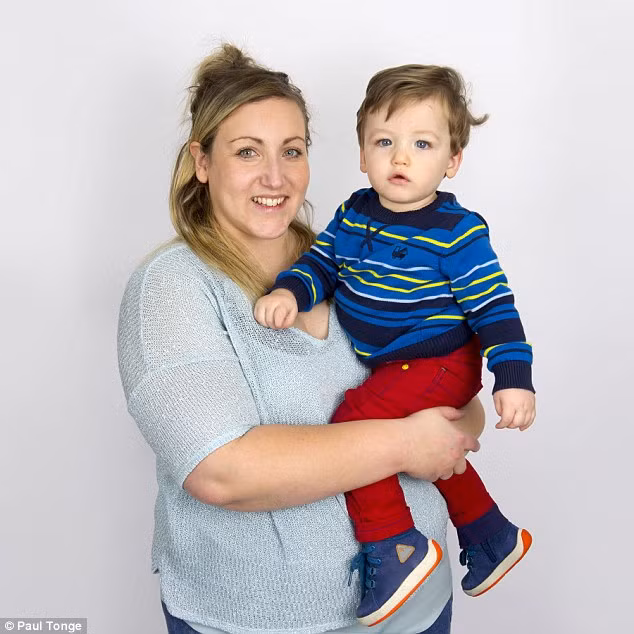 Vấn đề thực sự của Chelsea chính là suy tuyến giáp trạng cộng với bệnh mô liên kết tổng hợp. Tương tự như bênh lupus và các bệnh tự miễn dịch khác, hệ miễn dịch sẽ tự động tấn công các tế bào khỏe mạnh và có thể làm tổn hại đến các mạch máu, gây nên hội chứng Raynaud.