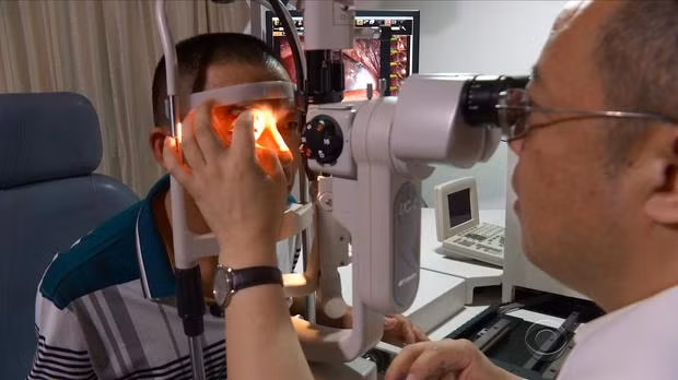 Theo truyền thống Trung Quốc thì người chết phải được giữ nguyên thi thể, vì vậy nên chuyện hiến tạng ở nước này là vô cùng hiếm. Nhưng với con số 4 triệu người Trung Quốc bị bệnh giác mạc như hiện nay thì nhu cầu đối với giác mạc đã vượt nguồn cung giác mạc hiện có.