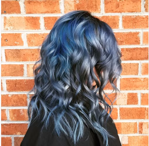 Tóc tinh vân, một kiểu tóc lấy cảm hứng từ các hốc tinh – tức các lỗ hổng trong đá có các tinh thể phát triển bên trong. 