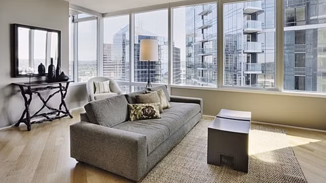 Thay đổi ghế sofa: Những đồ nội thất có bọt biển thường đã được xử lý bằng các chất chống cháy, một trong số đó là PBDE. Chất này có thể ảnh hưởng đến sự phát triển của não và tuyến giáp trạng. Tốt nhất là nên thay bằng các loại mút đệm không chống cháy hoặc mua đồ nội thất mới. 