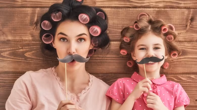 Mặc dù nghĩ rằng con cái làm bạn giảm đi mấy năm tuổi thọ nhưng thực tế là chúng đang cộng thêm. Khi có con bạn buộc phải quảng giao với xã hội hơn và đây chính là lý do bạn có thể nâng cao tuổi thọ. 