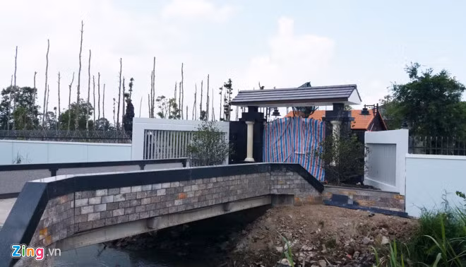 Tong giam doc xay biet thu trai phep nhan ky luat khien trach