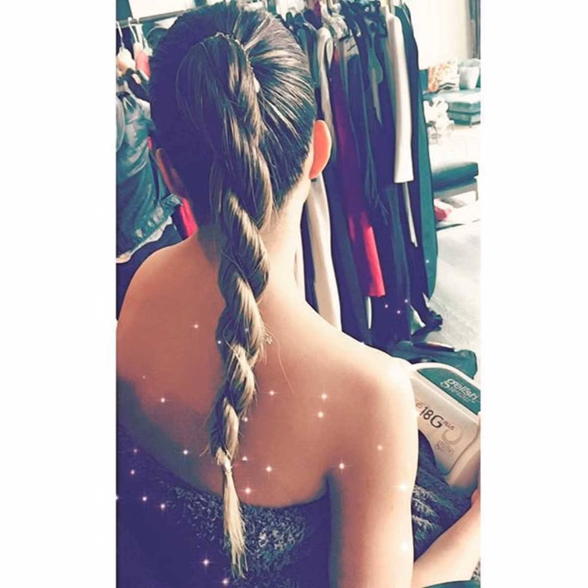 ...hay tóc xoắn như sừng kỳ lân cũng đang khiến giới trẻ trên khắp thế giới phát cuồng