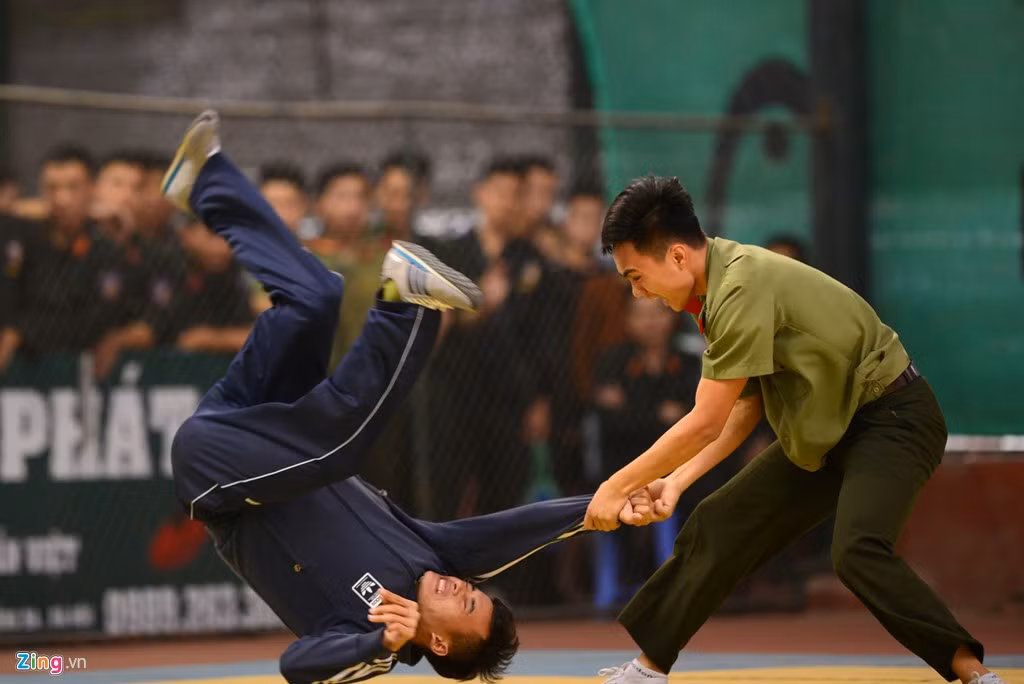 Nội dung của Hội thi là những hoạt động bổ ích được thiết kế phù hợp nhằm thể hiện phong trào rèn luyện thể chất, tập luyện võ thuật của tuổi trẻ CAND và sự đa dạng của các loại hình, môn phái võ đang được phổ biến, tập luyện trong các đơn vị, địa phương. 