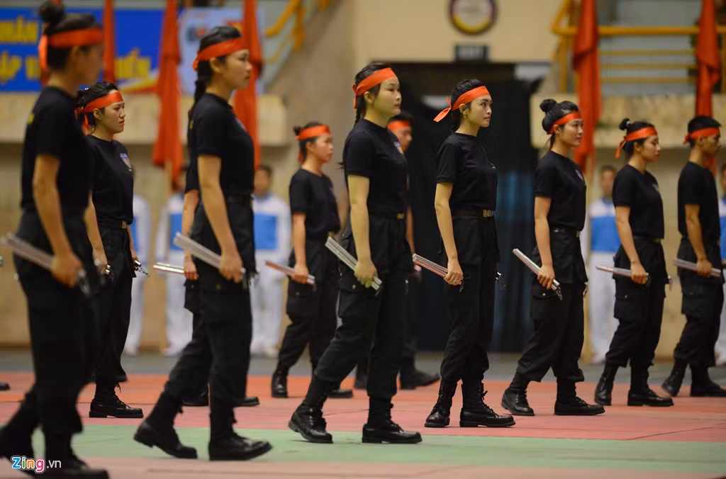 Hội thi bắn súng, võ thuật thanh niên công an năm năm nay được tổ chức ở phía Nam và phía Bắc với sự góp mặt của gần 2.000 đoàn viên thanh niên đến từ 41 đơn vị, địa phương. 