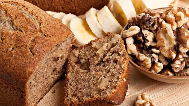 Serotonin không có trong thực phẩm nhưng “hormone vui vẻ” này có thể được tổng hợp từ trytophan. Các thực phẩm giàu đạm, sắt, riboflavin và vitamin B6 đều chứa một lượng lớn trytophan. (Ảnh: Wellandgood)