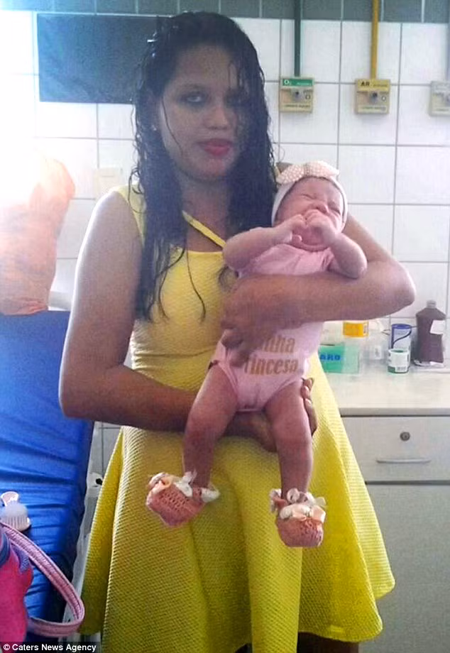 Bác sĩ sản khoa Gláucius Nascimento phụ trách ca mổ đẻ khẩn cấp cho biết mọi chuyện diễn ra giống như trong thời chiến nên họ đã phải suy nghĩ và thao tác rất nhanh, mục tiêu của họ là cứu sống hoặc để mất cả hai mẹ con. Vì vậy khi nghe thấy tiếng em bé khóc và thấy bệnh nhân sống lại, toàn bộ ca mổ đã rơi nước mắt. 