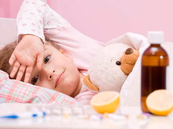 Bảo quản hỗn hợp kháng sinh thiên nhiên này trong vòng 14 ngày, mỗi ngày xóc lọ 1 lần.Sau 2 tuần chắt lấy nước và bảo quản trong lọ tối màu.