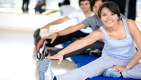 Giữ cho cơ thể năng động: Bất kỳ hoạt động thể chất nào cũng sẽ khiến bạn cảm thấy vui vẻ, chẳng hạn như chạy bộ, đạp xe hay tập yoga. 