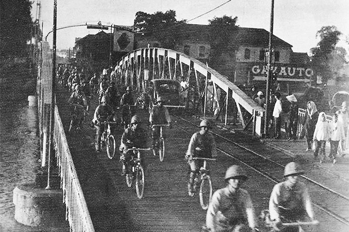 Quân đội Nhật bắt đầu đổ bộ lên Việt Nam trong tháng 9/1945 với việc đưa 4.500 quân và hơn một chục xe tăng lên cảng Hải Phòng. Nguồn ảnh: Indochina.