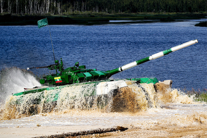 Đội Myanmar hôm qua cũng có màn thi đấu cùng lượt với đội tuyển Việt Nam. Nhờ kho T-72S hơn một trăm chiếc trong kho của mình, đội tuyển Myanmar đã có thành tích thi đấu cực kỳ tốt. Nguồn ảnh: TASS.