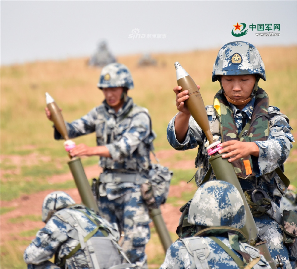 Các loại súng cối cũng được triển khai trận địa nhanh chóng để yểm trợ cho lính dù triển khai vị trí tác chiến. Nguồn ảnh: 81CN.