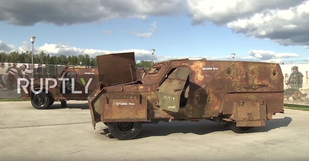 Xe thiết giáp tự chế được khủng bố IS sử dụng trong cuộc chiến tại Syria, chúng hầu hết đều được sử dụng cho nhiệm vụ đánh bom cảm tử. Nguồn ảnh: Ruptly.