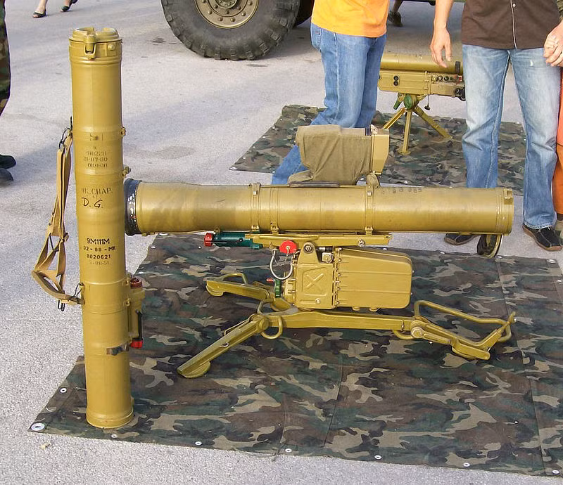 Sơ tốc đầu đạn của 9K111 Fagot tối đa khoảng 186 mét/giây. Loại tên lửa này có đầu đạn nặng 1,7 kg và cũng là một trong các loại tên lửa từng được Liên Xô viện trợ cho Việt Nam trong cuộc Chiến tranh Việt Nam. Nguồn ảnh: Wpedia.